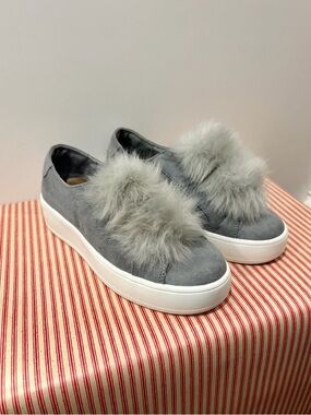 Steve Madden Bryanne Suede Gray Platform Sneakers w/ Fur Accents, SZ 7.5 EUC